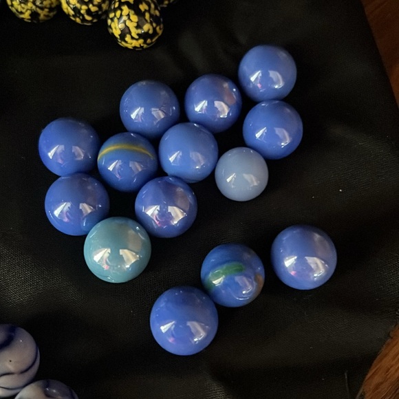 Super Cool Vintage Shades of Blue Marble Collection with 1 Shooter - Picture 2 of 8